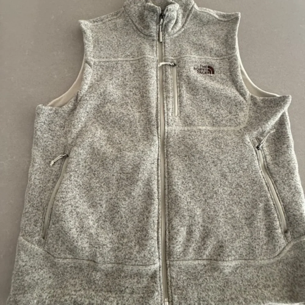 Men's The North Face XL Tsillan Knit Gray Full Zipper Outwear Vest EUC